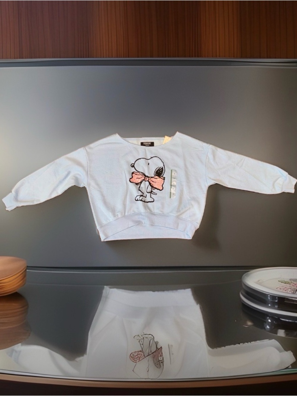 Peanuts Light Blue cropped Snoopy Sweatshirt with Pink Bow Size M NWT
